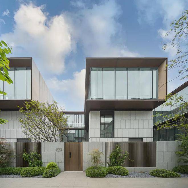 楼盘动态聚焦杭州西湖区西溪印别墅!2025年西溪印别墅营销中心详情呈现涵盖售楼处信息、楼盘优惠、户型价格及配套等内容 。(图1)